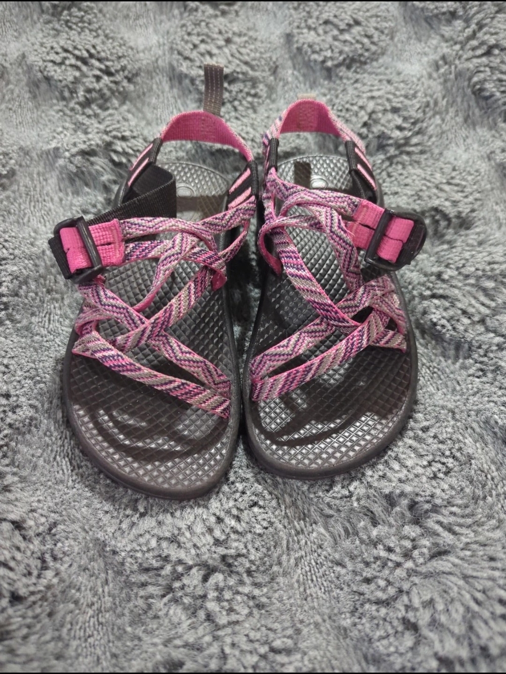 Girl's Chacos Kids Pink Multi-Strap Outdoor Sandals Brand new